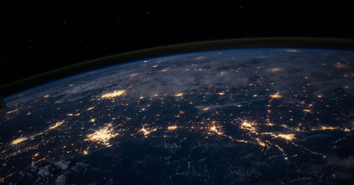 Featured image for The Future of Customer Service: 10 AI Trends Defining 2025 and Beyond
